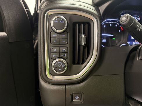 Used 2020 GMC Sierra 2500 AT4 w/ AT4 Premium Package AWD/4WD image 18