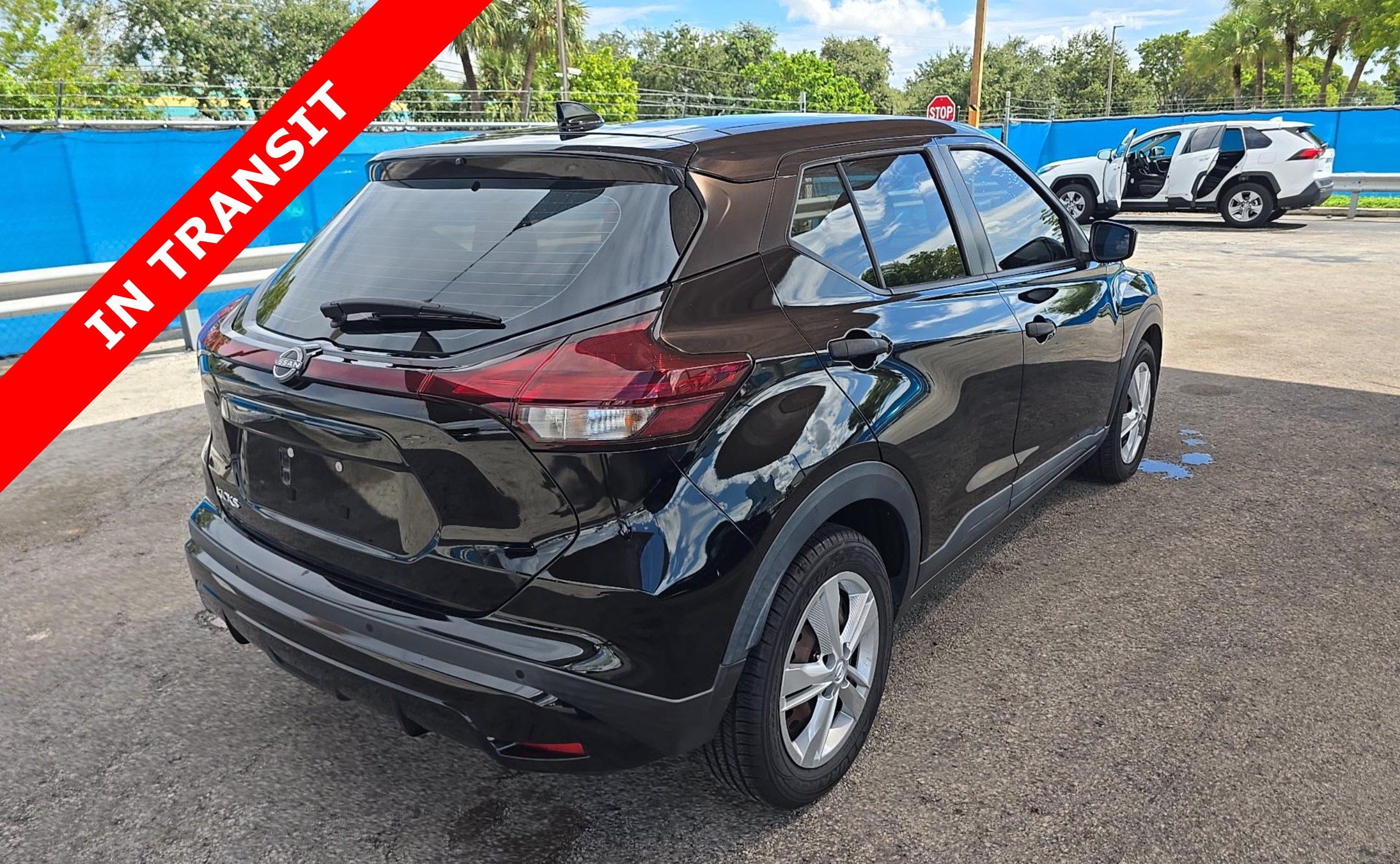 Used 2022 Nissan Kicks S FWD image 4