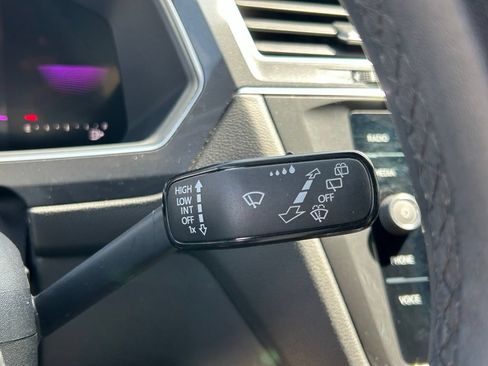Certified 2023 Volkswagen Tiguan SE R-Line FWD image 25