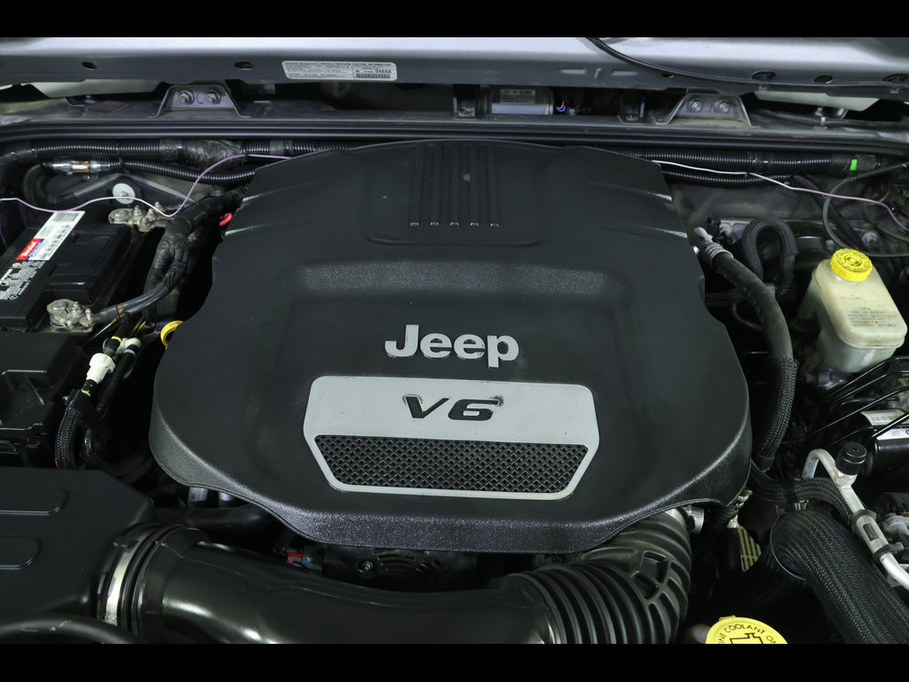 Used 2014 Jeep Wrangler Unlimited Sport AWD/4WD image 17
