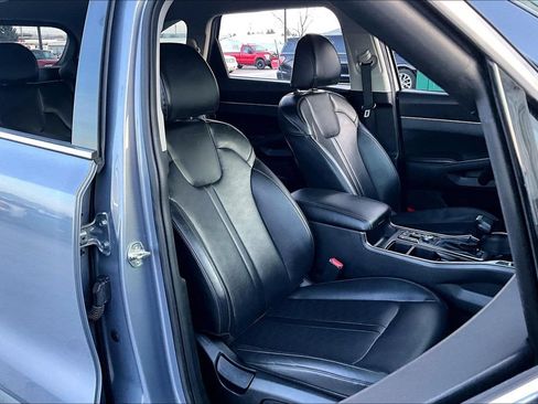 Used 2024 Kia Sorento S AWD/4WD image 7