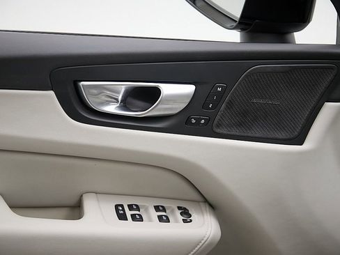 Certified 2024 Volvo XC60 T8 Ultimate w/ Protection Package Premier image 12