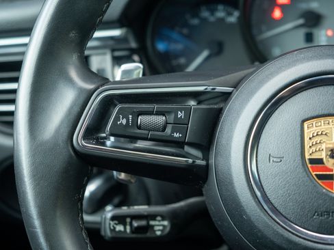 Certified 2023 Porsche Macan S AWD/4WD image 24