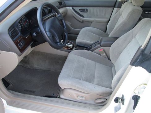 Used 2001 Subaru Outback Wagon AWD/4WD image 14