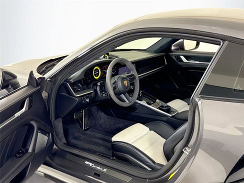 Used 2021 Porsche 911 Turbo S image 12