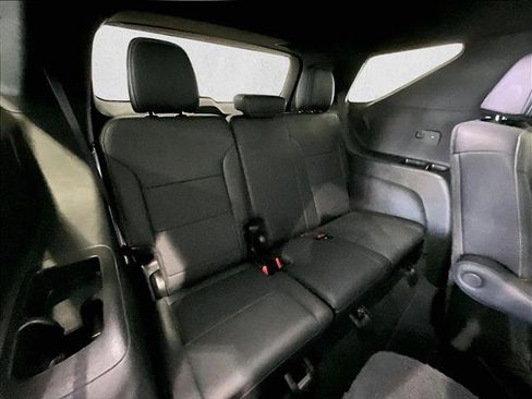 Used 2026 Chevrolet Traverse LT FWD image 30