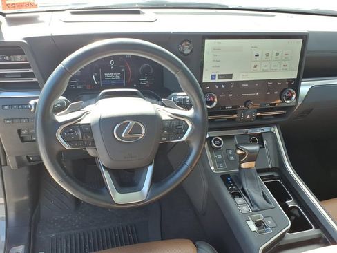Used 2024 Lexus GX 550 w/ Accessory Package (Z1) AWD/4WD image 19