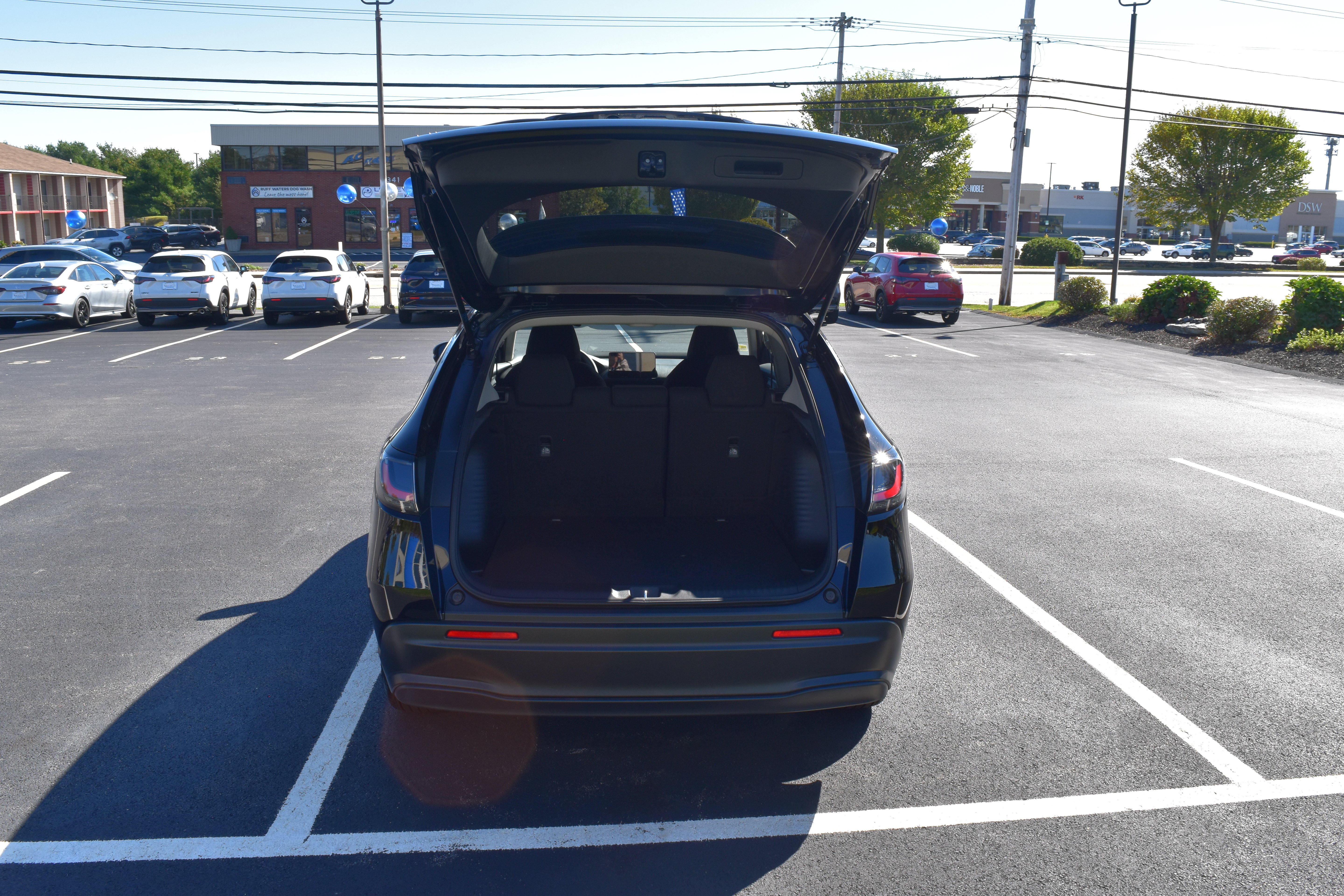 Used 2027 Honda HR-V LX image 9