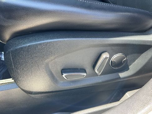 Used 2019 Ford Edge Titanium w/ Equipment Group 301A FWD image 14