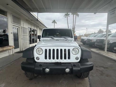 Used 2016 Jeep Wrangler Unlimited Rubicon w/ Max Tow Package image 21