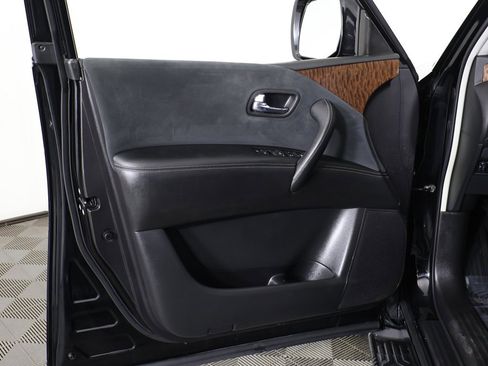 Used 2019 Nissan Armada SV image 18