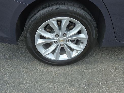 Used 2025 Chevrolet Malibu LT FWD image 7