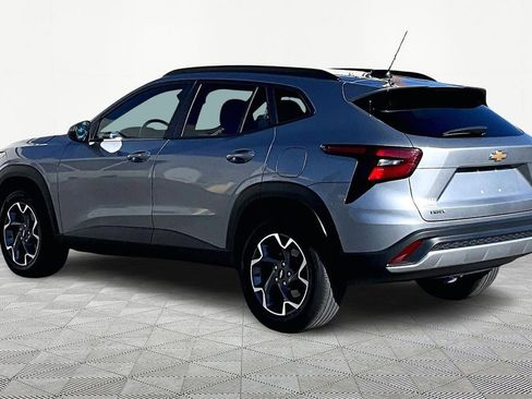 Certified 2024 Chevrolet Trax LT w/ LT Convenience Package image 7