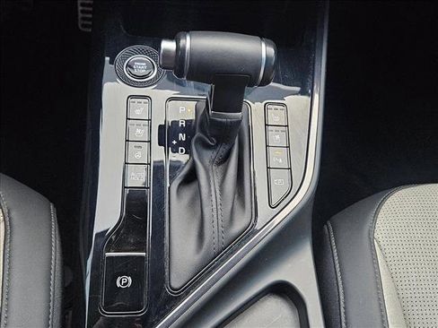 Used 2024 Kia Niro SX Touring image 13