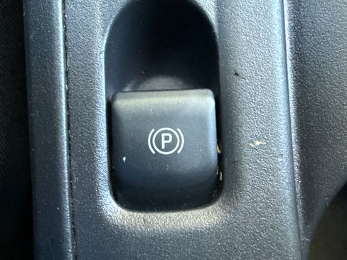 Certified 2023 Toyota Corolla LE image 31