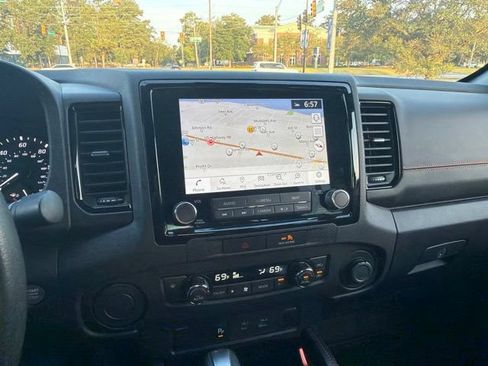 Used 2022 Nissan Frontier Pro-X w/ Technology Package RWD image 12