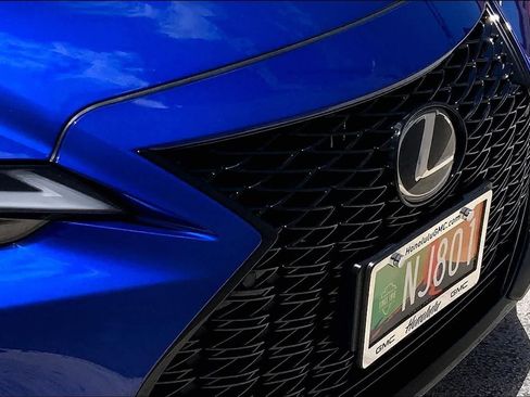 Used 2023 Lexus IS 500 RWD image 33