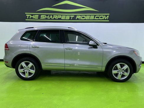 Used 2012 Volkswagen Touareg Hybrid AWD/4WD image 10