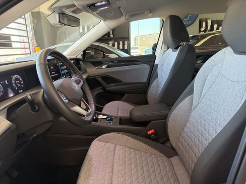 Certified 2025 Volkswagen Tiguan S image 10