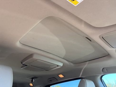 Used 2019 Honda Odyssey Elite image 9