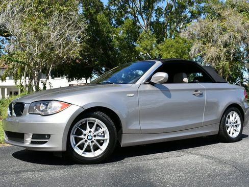 Used 2011 BMW 128i Convertible image 23