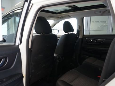 Used 2019 Nissan Rogue SV w/ Sun & Sound Touring Package image 28