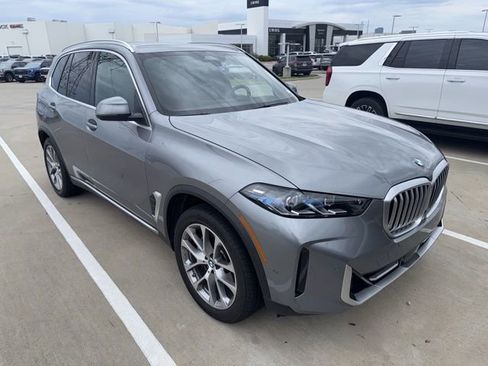Used 2024 BMW X5 sDrive40i w/ Premium Package image 2