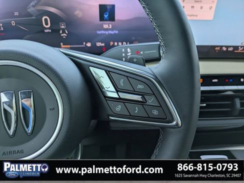 Used 2025 Buick Enclave Preferred FWD image 28