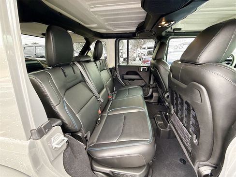 Used 2022 Jeep Wrangler Unlimited Rubicon 4xe image 30