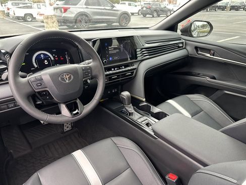 Certified 2025 Toyota Camry SE w/ Convenience Package image 30