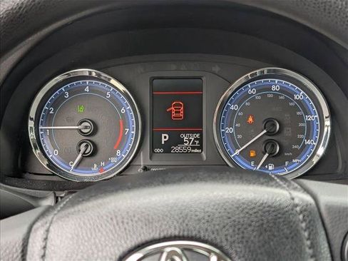 Used 2018 Toyota Corolla LE FWD image 11