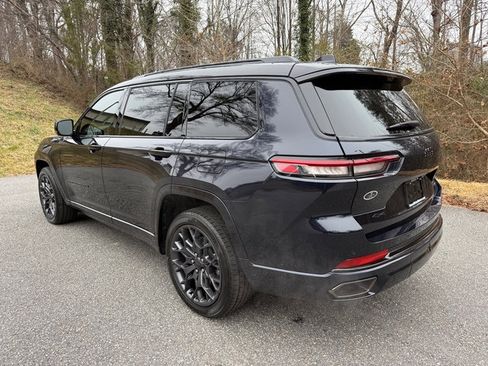 Used 2023 Jeep Grand Cherokee L Summit w/ Advanced Protech Group IV image 8