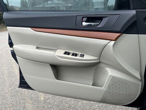 Used 2013 Subaru Outback 2.5i Limited w/ Moonroof Pkg image 22