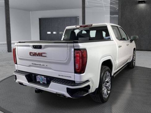 Used 2022 GMC Sierra 1500 Denali w/ Denali Reserve Package AWD/4WD image 4