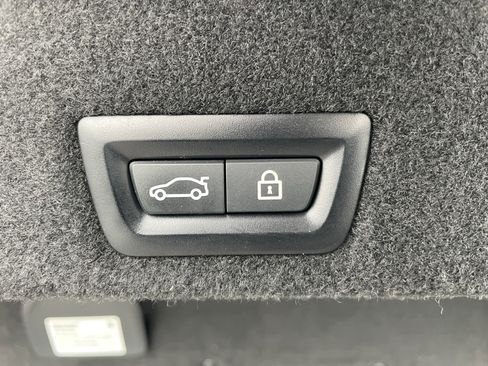 Used 2022 BMW 750i xDrive 750i xDrive image 38