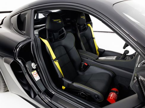 Used 2025 Porsche 718 Cayman GT4 RS image 38