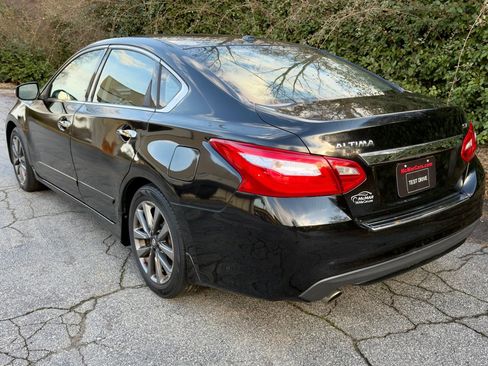 Used 2016 Nissan Altima 2.5 SV w/ Convenience Package image 4