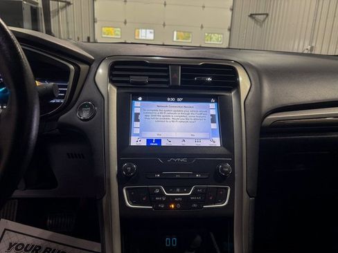 Used 2019 Ford Fusion SEL image 20