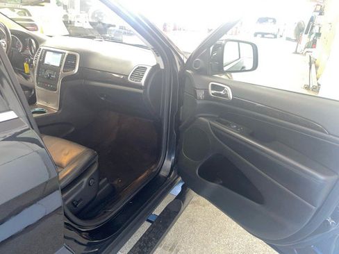 Used 2013 Jeep Grand Cherokee Laredo image 13