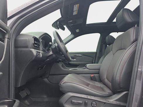 Certified 2025 Honda Pilot Black Edition image 12
