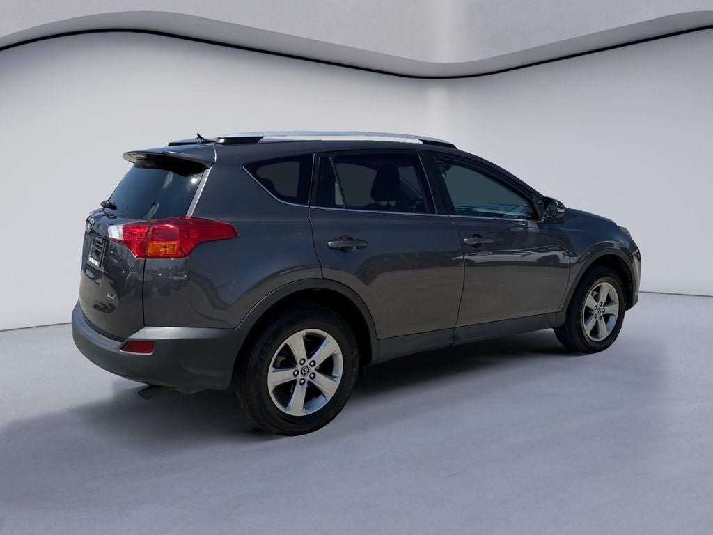 Used 2015 Toyota RAV4 XLE FWD image 5