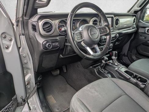 Used 2021 Jeep Wrangler Unlimited Sahara image 10