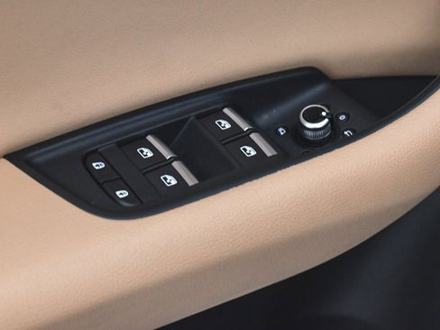 Used 2024 Audi Q7 2.0T Premium w/ Convenience Package image 10