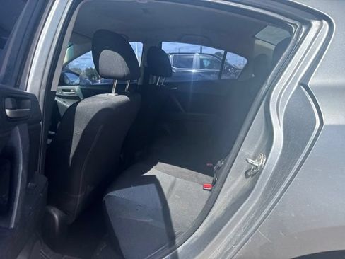 Used 2013 MAZDA MAZDA3 i Touring FWD image 9