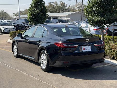 Certified 2025 Toyota Camry LE image 5