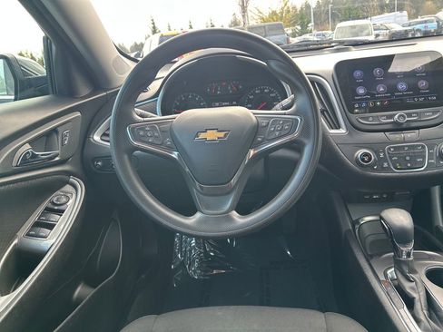 Used 2023 Chevrolet Malibu LT FWD image 34