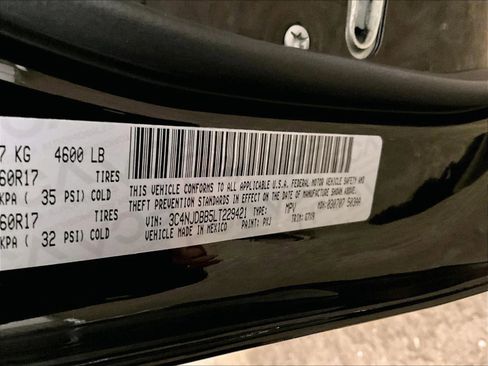 Used 2020 Jeep Compass Latitude image 32