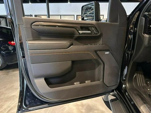 Used 2024 GMC Sierra 2500 AT4 w/ AT4 Premium Plus Package AWD/4WD image 13
