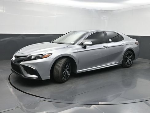 Used 2023 Toyota Camry SE FWD image 21