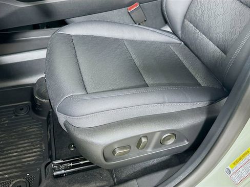 New 2026 Chevrolet Equinox LT w/ Convenience Package II image 19